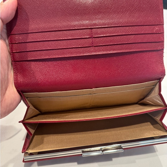 Authentic Burberry kisslock wallet - Picture 6 of 10